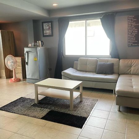 Happy Apple Guesthouse Pattaya Εξωτερικό φωτογραφία