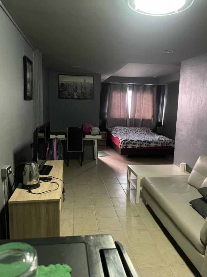 Happy Apple Guesthouse Pattaya Εξωτερικό φωτογραφία