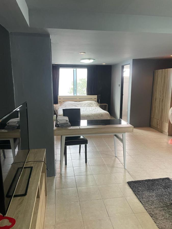 Happy Apple Guesthouse Pattaya Εξωτερικό φωτογραφία