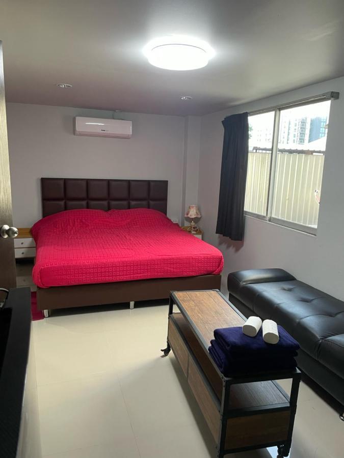 Happy Apple Guesthouse Pattaya Εξωτερικό φωτογραφία