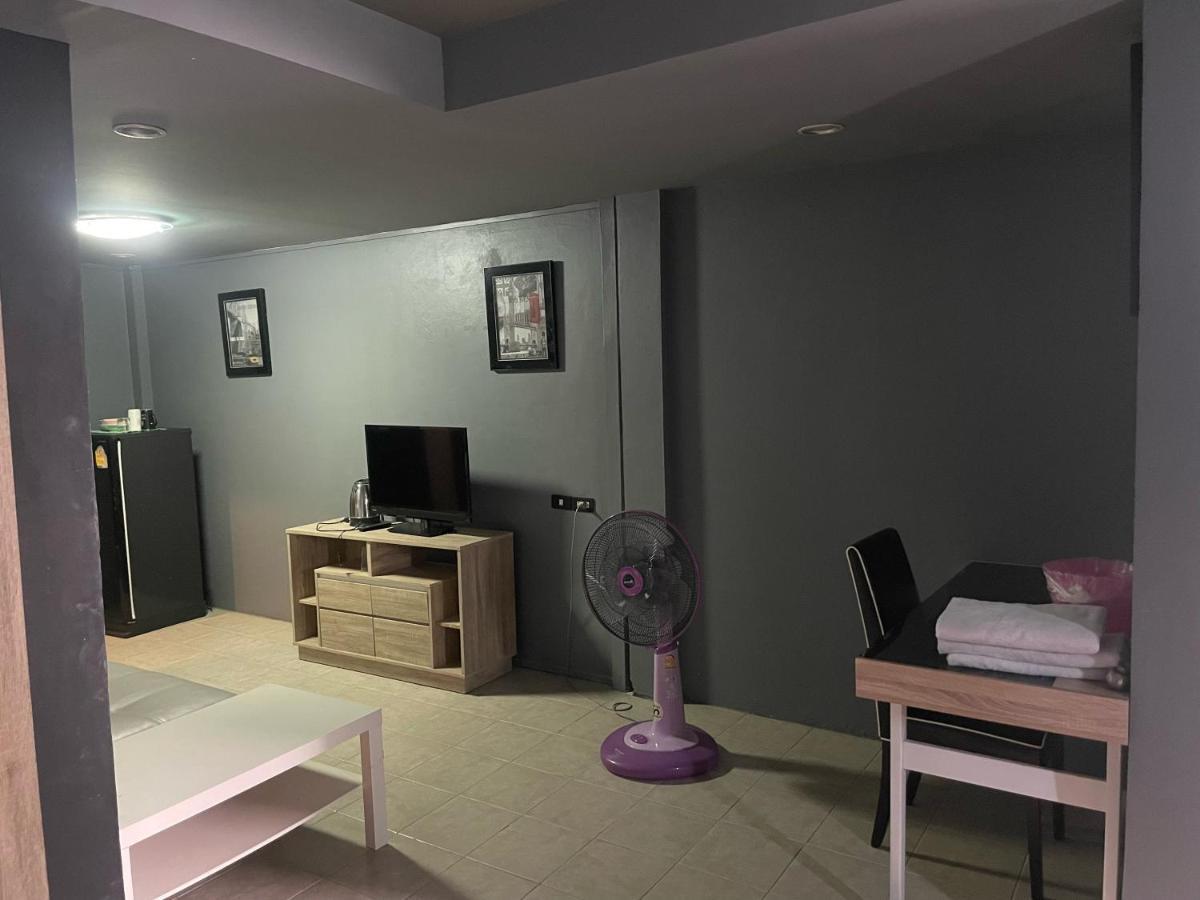 Happy Apple Guesthouse Pattaya Εξωτερικό φωτογραφία